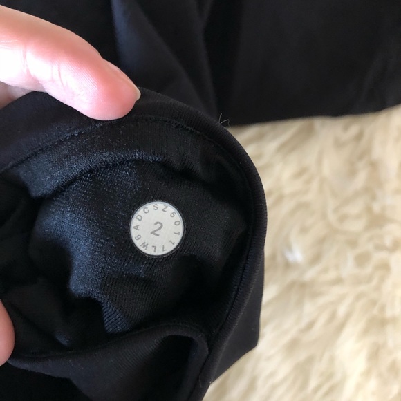 Lululemon cropped black leggings - Picture 1 of 5